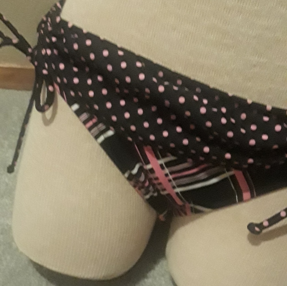 Bathing suit - Picture 2 of 4